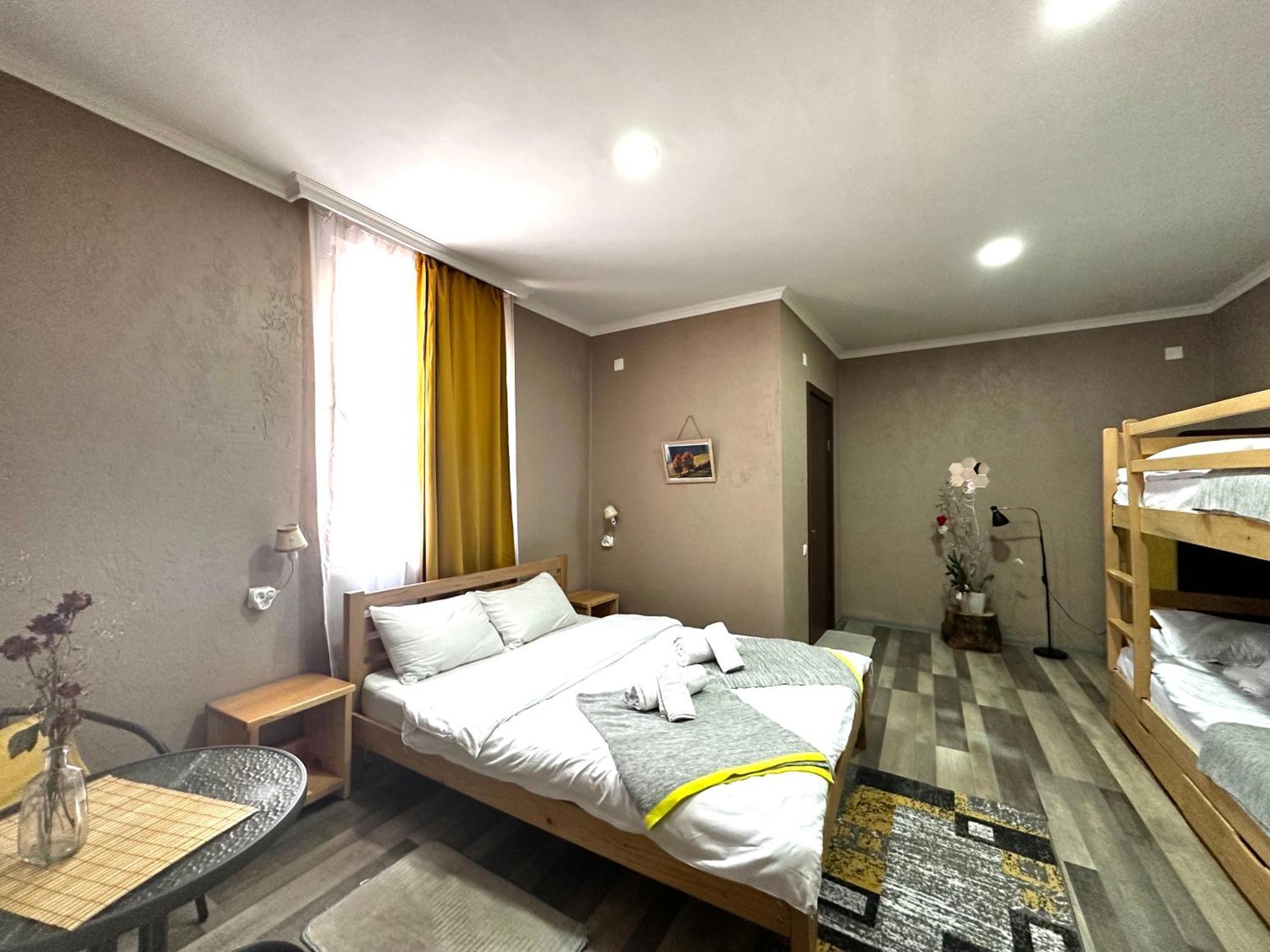 "White House Nakani" - Guesthouse Near The Centre Mestia Exterior photo