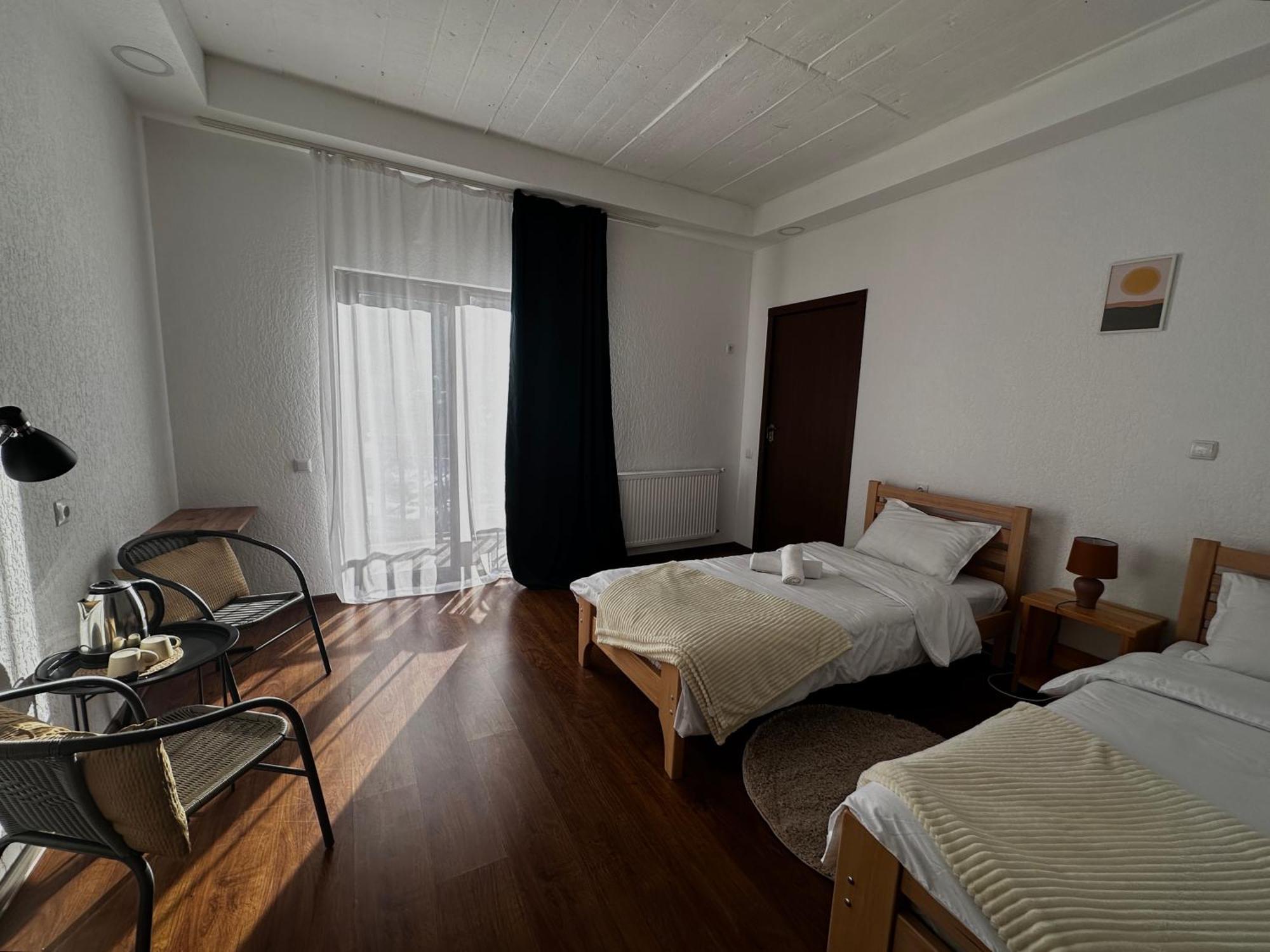 "White House Nakani" - Guesthouse Near The Centre Mestia Exterior photo