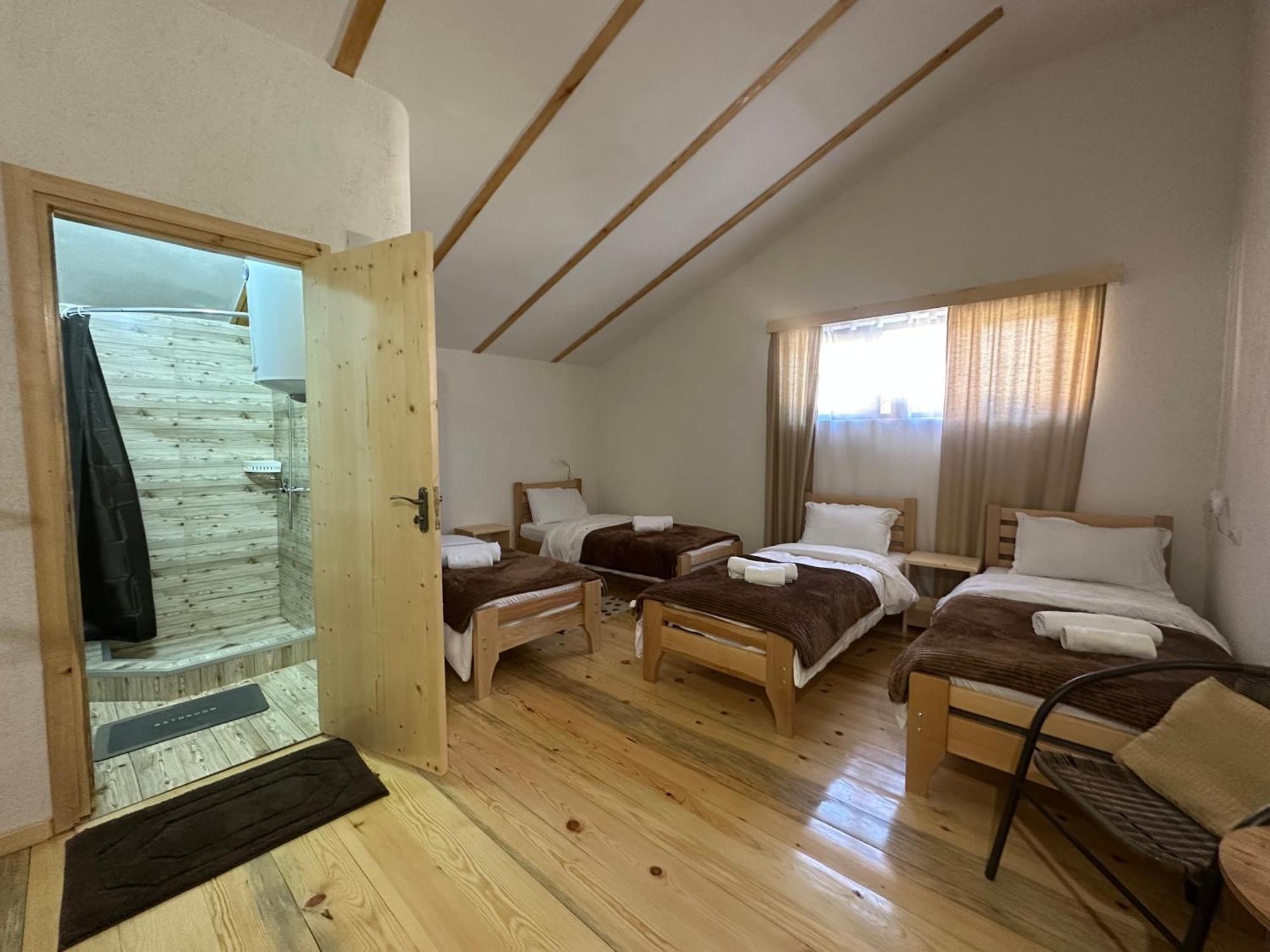 "White House Nakani" - Guesthouse Near The Centre Mestia Exterior photo