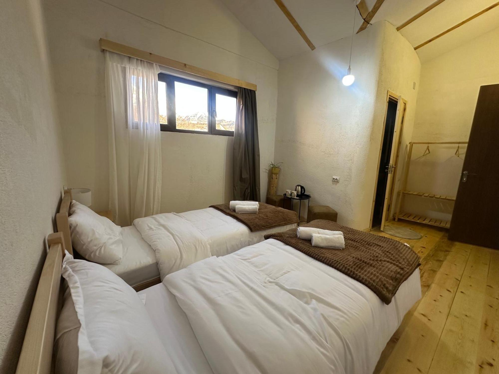"White House Nakani" - Guesthouse Near The Centre Mestia Exterior photo